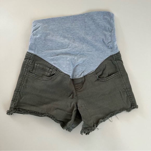 Thyme maternity shorts - Picture 1 of 3